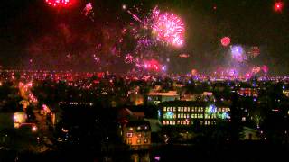 preview picture of video 'Intense fireworks in Iceland at New Years Eve 2014 / 2015.'