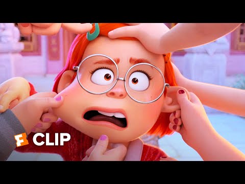 Turning Red Movie Clip - Your Family is Here Now (2022) | Fandango Family