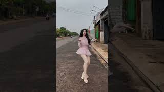 Pretty girl dancing alone #1million #1k #2023 #corte #gruzia #pedrosanchez