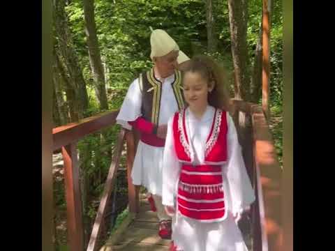 Labëria flet me bejte