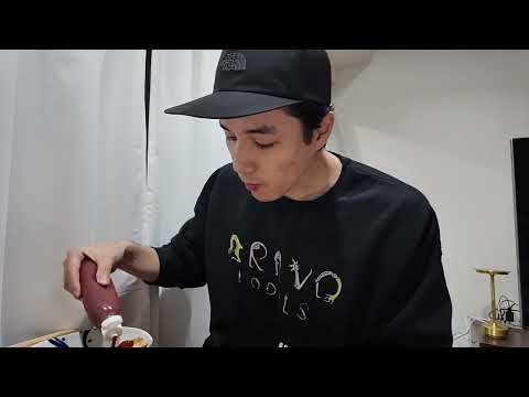 Late-night convenience store food/Fashion model