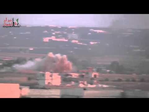 آثار  استهداف الإسكان العسكري بالمدفعية من قبل كتائب أحرار الشمالي في سرمين في ريف إدلب