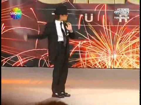 LITTLE MICHAEL JACKSON (12year-old Turkish Boy)