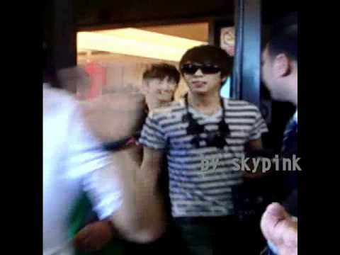 100811 ZE:A 帝國之子 抵台