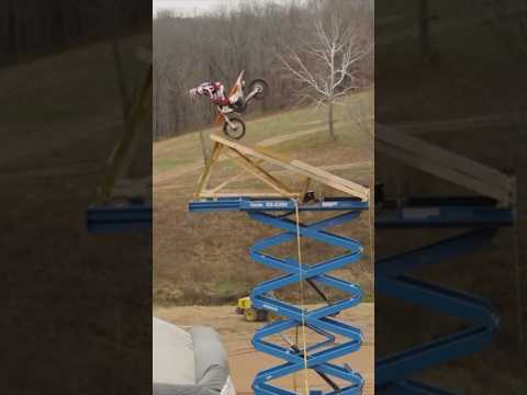 Travis Pastrana out doing himself yet again. #fmx #dirtbike #nitrocircus #frontflip #backflip #mx