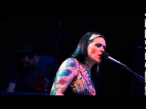Beth Hart - Mechanical Heart (lyrics)