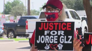 Protesters gather outside Hidalgo County Courthouse to protest death of Jorge Gonzalez