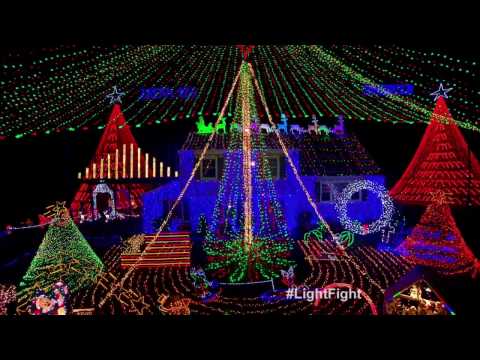 Kloos Family Light Show – The Great Christmas Light Fight