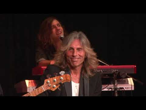 Beginnings - A Celebration of the Music of Chicago performs "Beginnings"