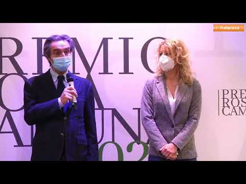 Coronavirus, Fontana consegna 'Rosa Camuna' a dottoressa Malara