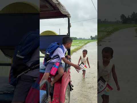 Kurkure Lekar Chhotu ka bhai fenk Diya Pani Mein #viral #shorts
