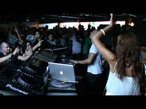 Marco Carola plays his track Play it loud  @ Muretto Maratona 2010