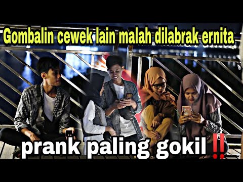 prank-pacar-gombalin-cewek-depan-pacar-endingnya-bikin-baper