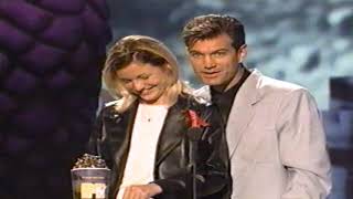 Chris Isaak gets crazy with Cameron Diaz at the 1995 MTV Movie Awards