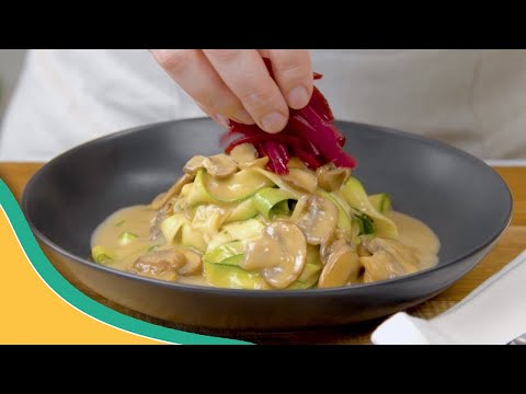 ¡La mejor pasta de calabacín en mucho tiempo! Strogonoff de champiñones con salsa inglesa vegana