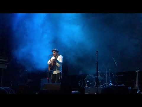 Alex Clare sing nigun on concert in Moscow (30.10.19)