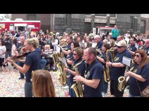 2017 QCSB Serenade - Hegeman String Band - Dear World