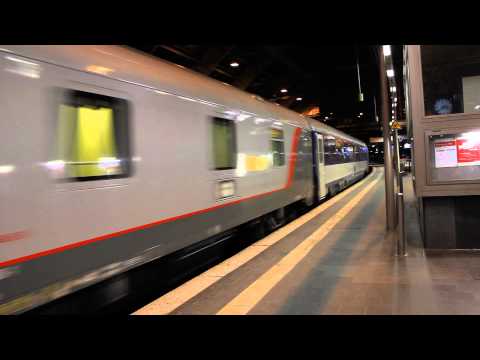 Einfahrt einer BR 120 als Paris-Berlin-Moskau-Express in Brl. Ostbahnhof