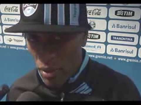 Grêmio 3 x 2 Portuguesa - 08/09/2013 - Zé Roberto