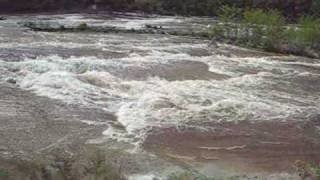 preview picture of video 'randonnée en canoe sur l'Allier'