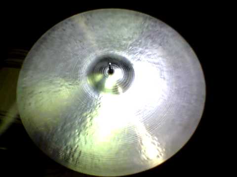 22 Kontroversial Ride, 2377g - Handcrafted cymbals by Craig Lauritsen.MOV