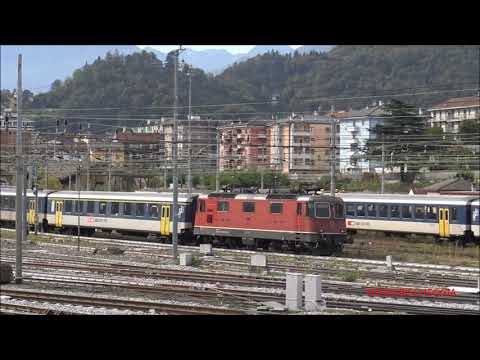 TRENO REGIONALE SVIZZERO CHE TRAINA UNA Re 4/4 SBB IN ARRIVO A DOMODOSSOLA (VB) SAB. 10 - 10 - 2020.