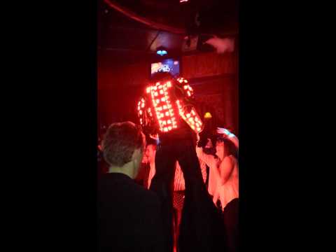 Robot en discoteca Bandalai (sevilla)