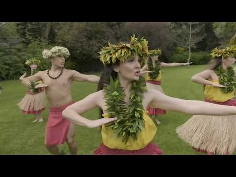 Star Dancers UK performing a traditional Hawaiian mele (chant)
