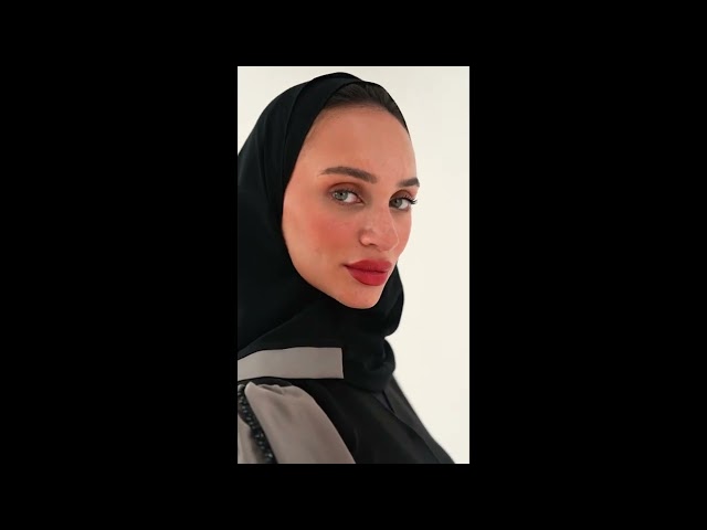 شنطة نسائية بمقاس متوسط بلون أسود