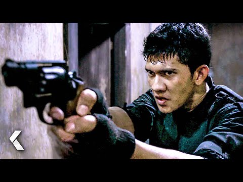 Rama Fights The Men On His Way Scene - THE RAID | Iko Uwais