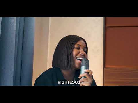 HOLY, BLESSED IS HE WHO COMES IN THE NAME OF THE LORD || Minstrel peace.