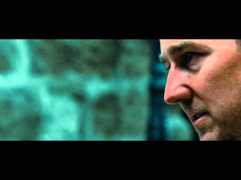 The Bourne Legacy - Filmklipp: Beyer Explains What A Sin Easter Is