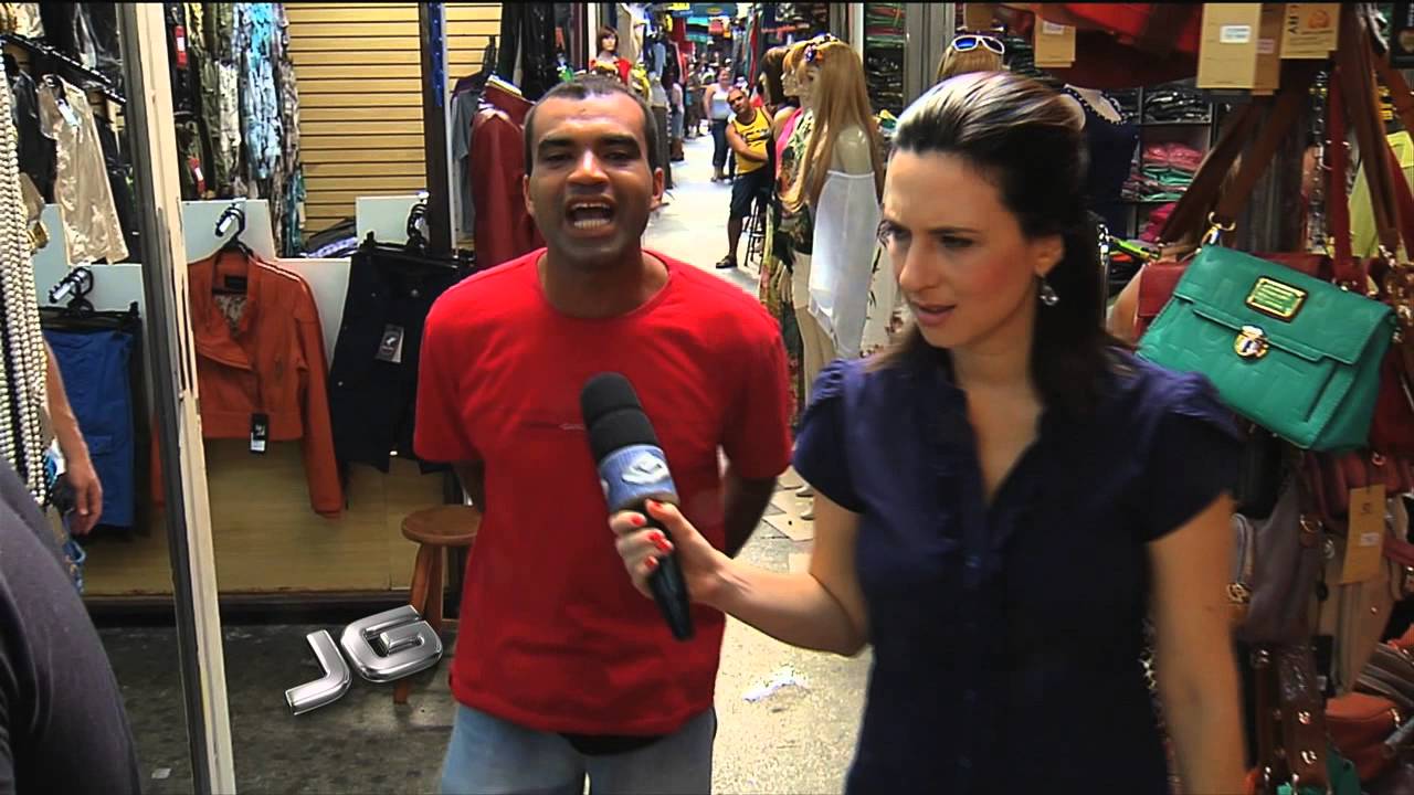 Feirinha da Madrugada no Brás atrai multidão