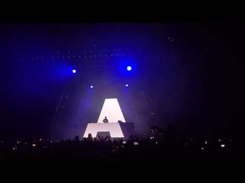Planet Perfecto Knights - ResuRection (Armin van Buuren Live at The Armory)