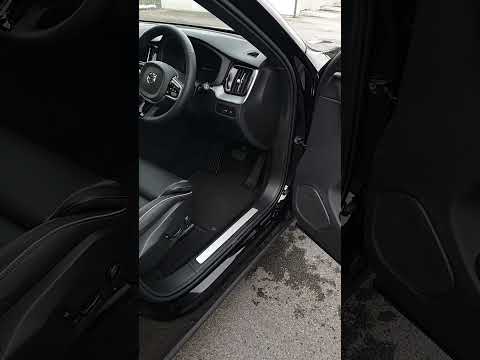 Volvo XC60 T6 AWD Black Edition - Image 2