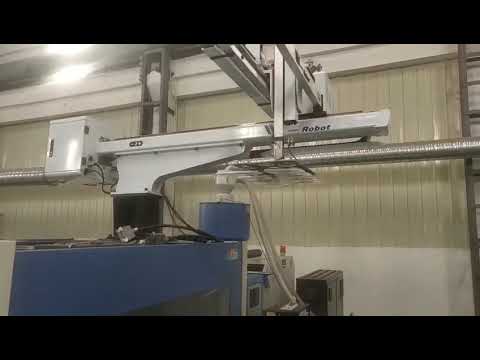 3axis high speed robot arm for thinwall container injection molding machine Video