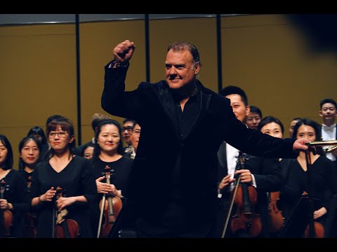 Sir Bryn Terfel sings devils