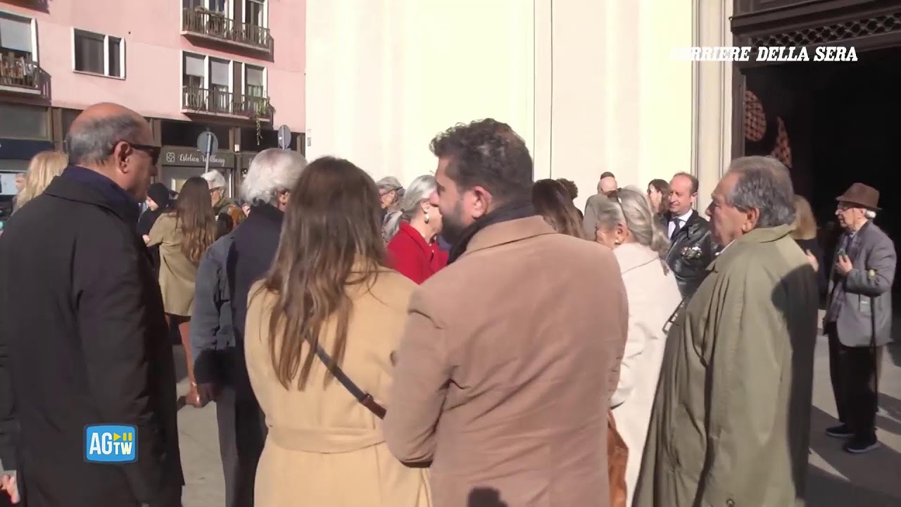 Milano, funerale di Forattini