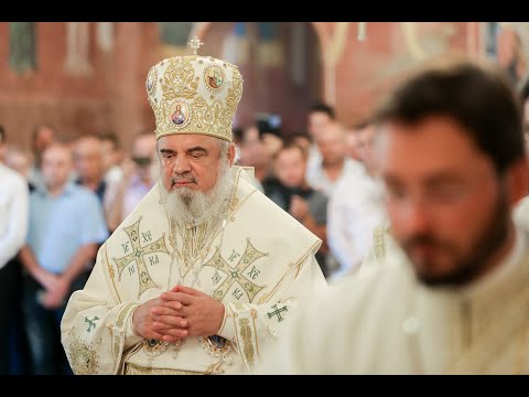 „Femeia gârbovă ne învață smerenia și statornicia în credință” - Predica Patriarhului Daniel