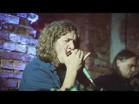 Łukasz Wiśniewski Trio - solo harmonijki w utworze "Zima"