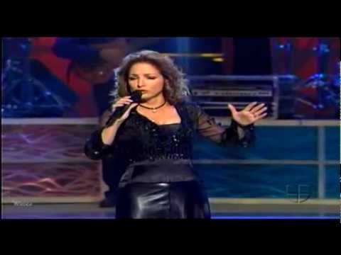 Selena Vive - I Could Fall In Love (Gloria Estefan)