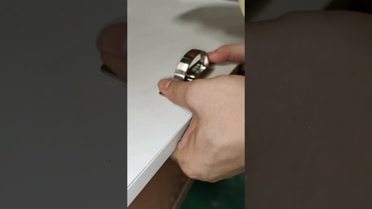 Build the hidden handle for the cabinet