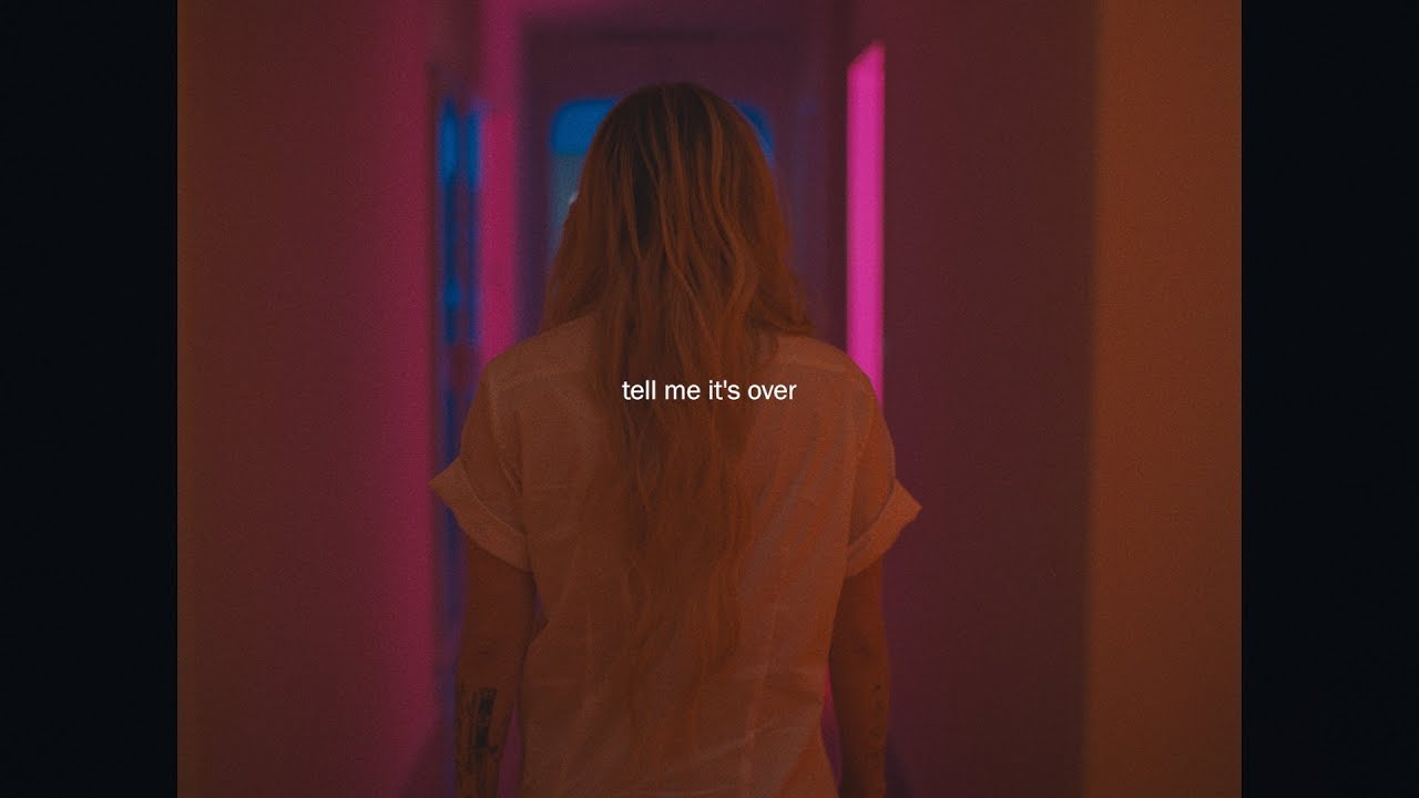 Avril Lavigne — Tell Me It’s Over