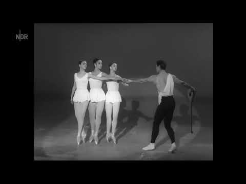 George Balanchine [Ζωρζ Μπαλανσίν], Apollo (1928), σε μουσική Ίγκορ Στραβίνσκι [Igor Stravinsky]: παράσταση του New York City Ballet (1965), με τους Jacques d'Amboise [Ζακ ντ' Αμπουάζ] (Απόλλων), Suzanne Farrell [Σουζάν Φαρρέλ], Gloria Govrin [Γκλόρια Γκόβριν] και Patricia Neary [Πατρίσια Νίαρυ] ως Μούσες. Η γεωμετρική διάταξη των σωμάτων, η καθαρότητα της γραμμής και η αρχιτεκτονική αφαίρεση του χορογραφικού σχεδίου αντανακλούν τις κονστρουκτιβιστικές αρχές που ο Μπαλανσίν αφομοίωσε κατά τη νεανική του θητεία στη Σοβιετική Ένωση.