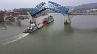 preview picture of video 'The Delta Queen Leaving Chattanooga'
