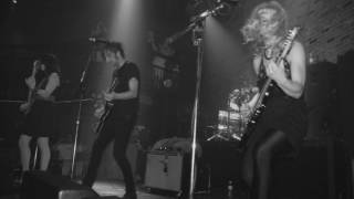 The Von Bondies - Shallow Grave