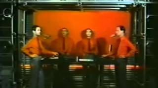 Kraftwerk - The Robots. + LYRICS [HD 1080p]