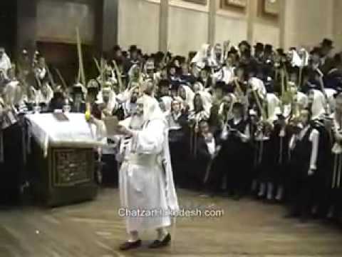 Hoshana Rabba services in Bobov