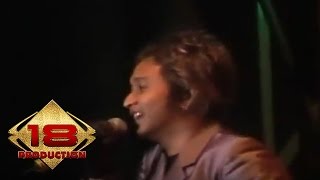 Download lagu Club Eighties - Cinta Dan Luka (Live Konser Semarang 1 September 2007) mp3 Download lagu Club Eighties - Cinta Dan Luka (Live Konser Semarang 1 September 2007) mp3