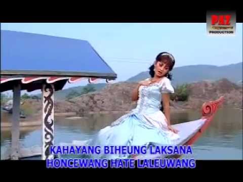 Dewi Azkiya - Matapoe (Official Music Video)